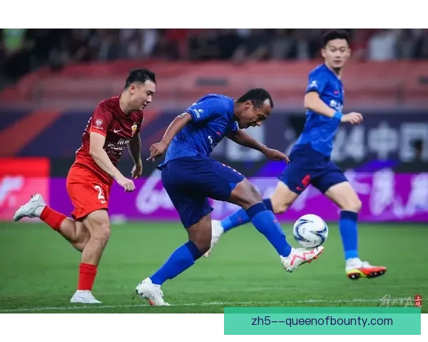 上海申花足协杯决赛力克山东泰山时隔多年再登中国足坛巅峰时刻